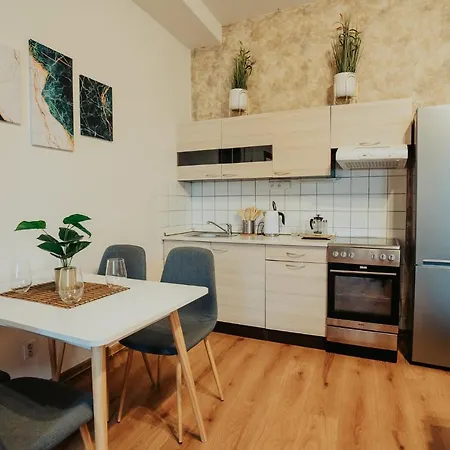 J&j Apartment *